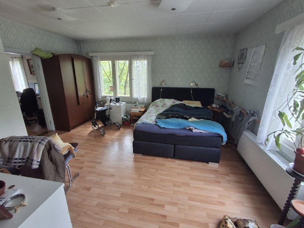 Image 13/85