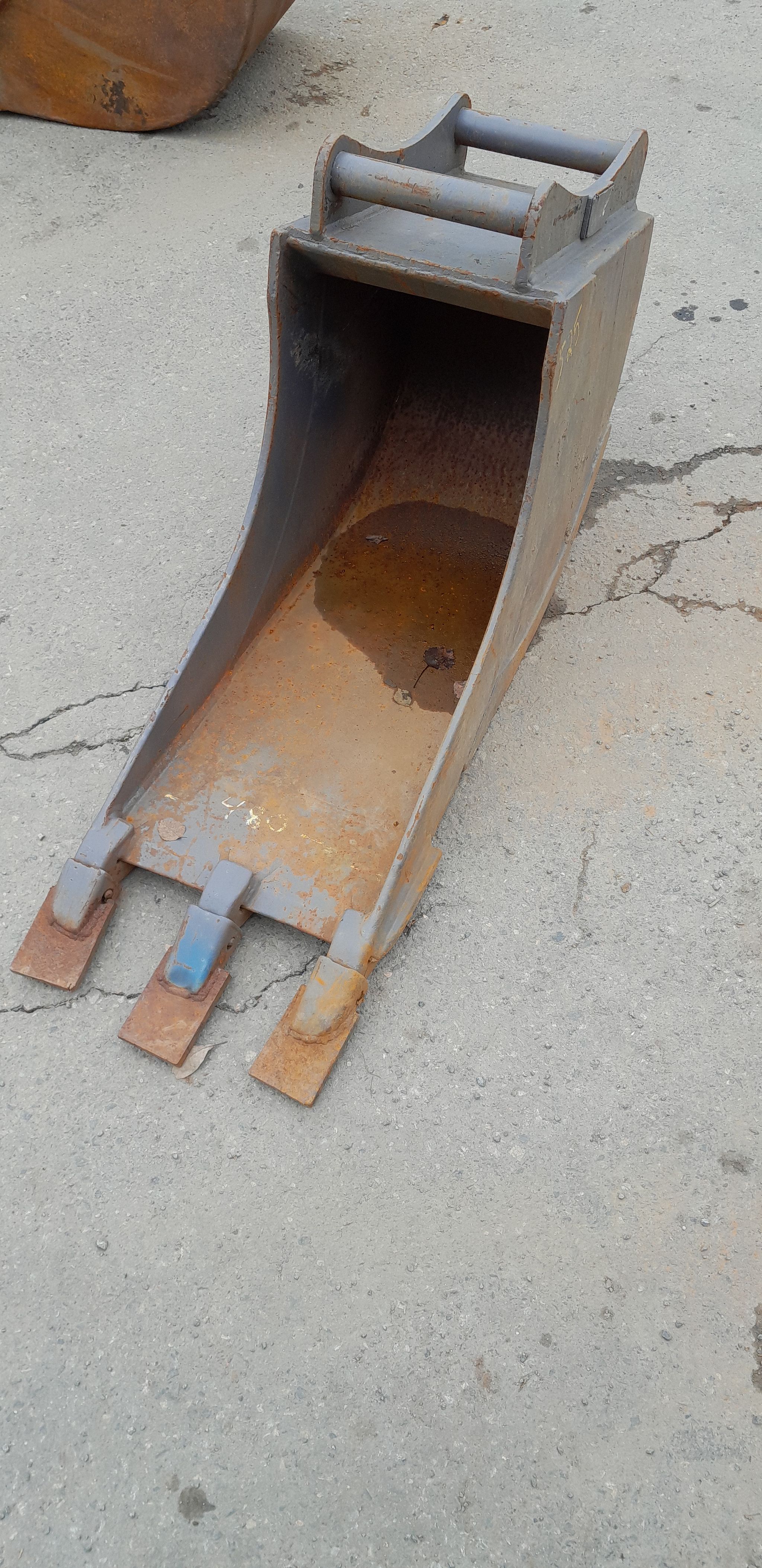 Image 1/4