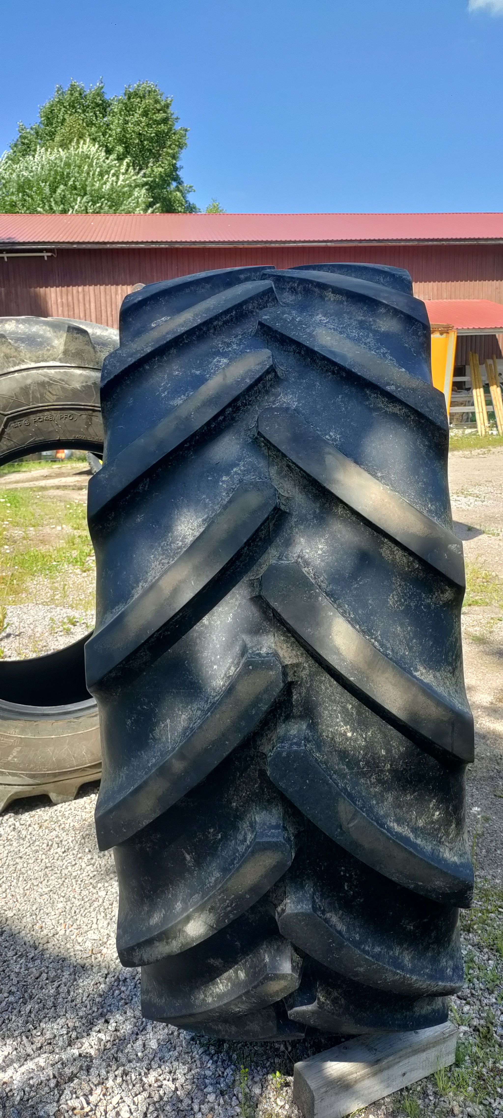 Image 2/17