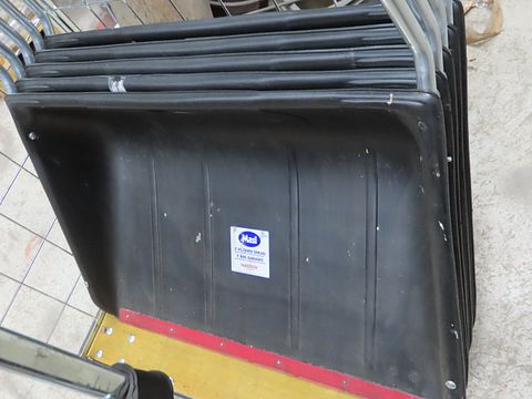 Image 6/11