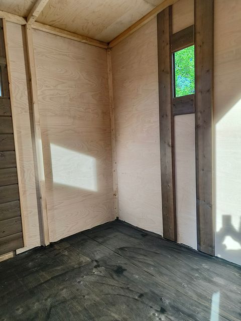 Image 7/10