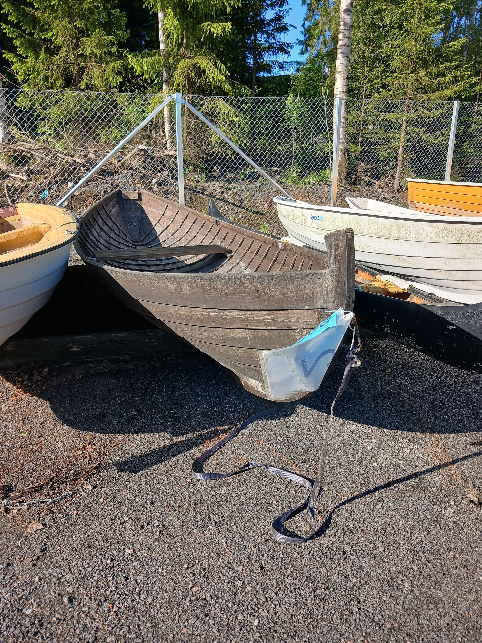 Image 4/4