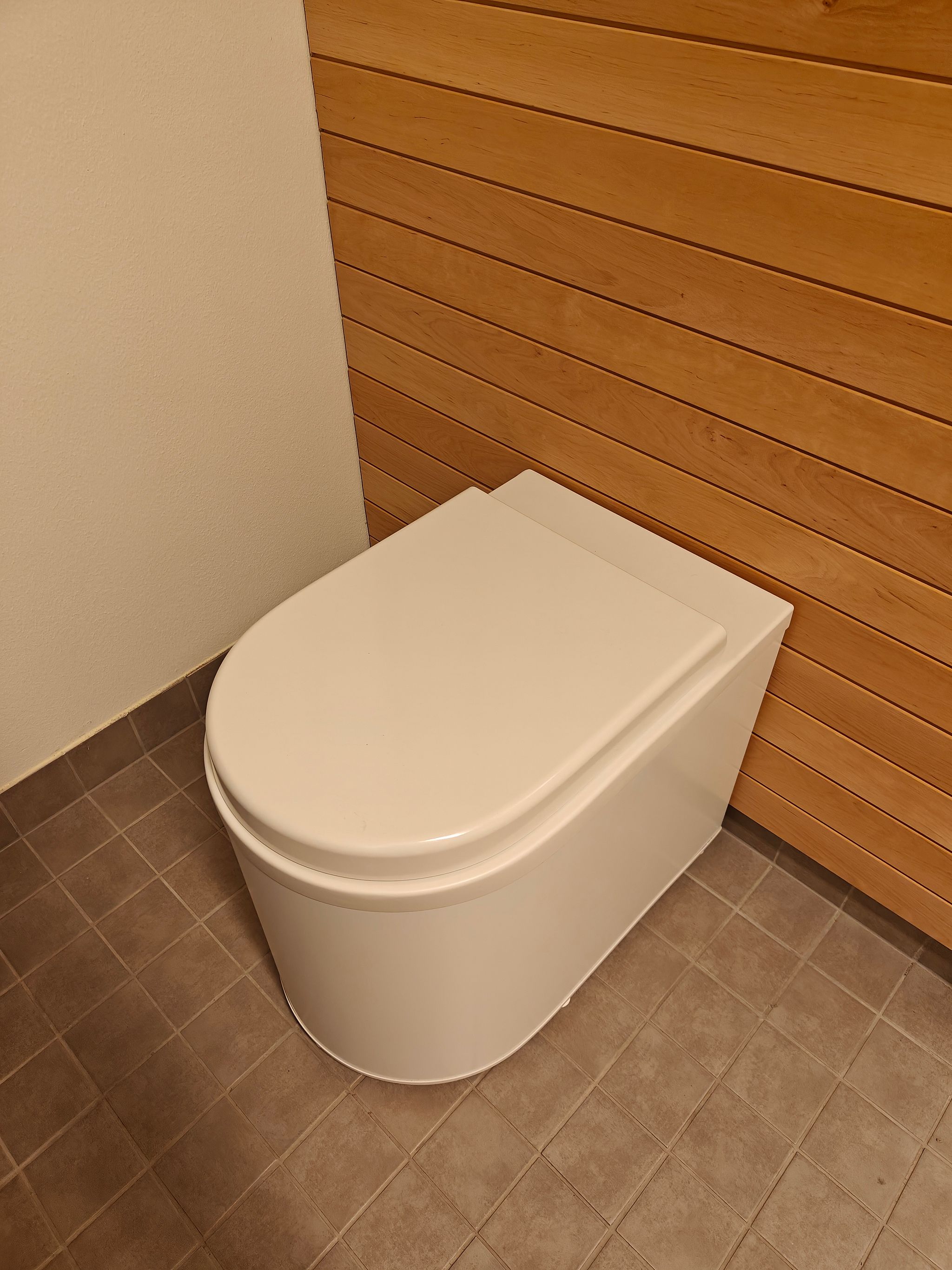 Image 2/6