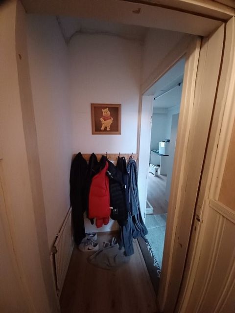 Image 37/100