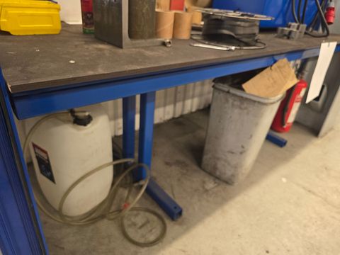 Image 6/7