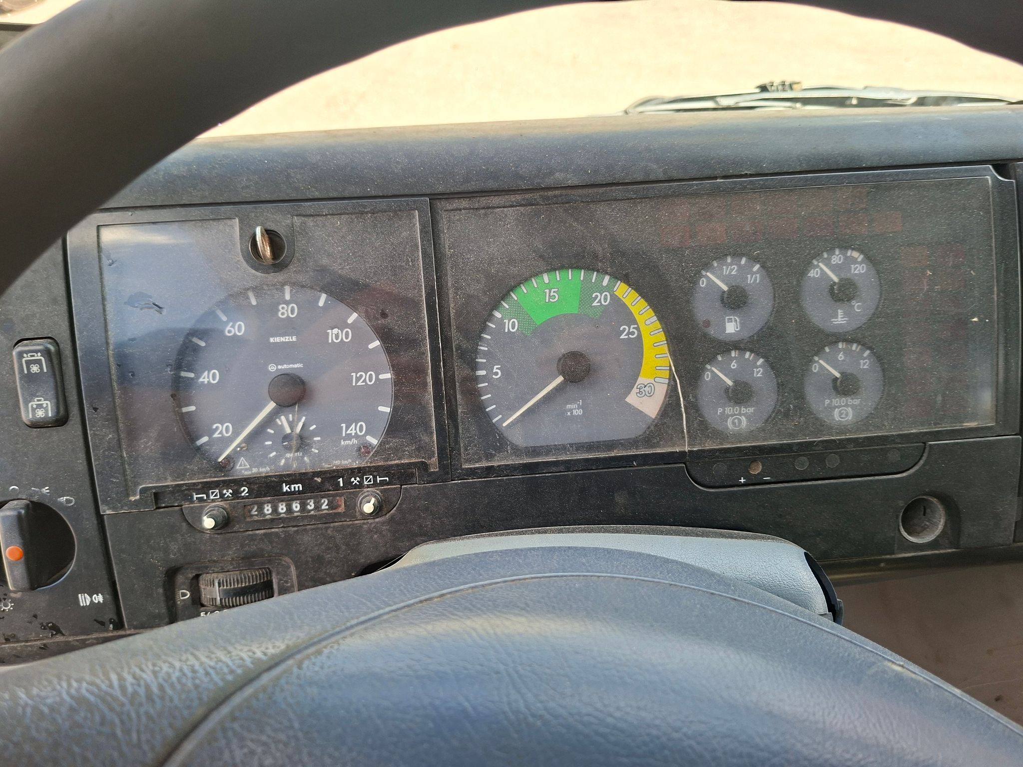 Image 2/11