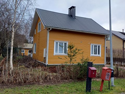 Image 1/12