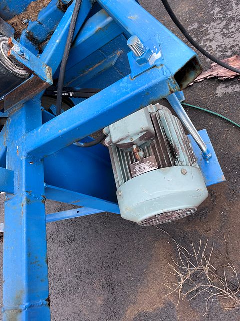Image 9/10