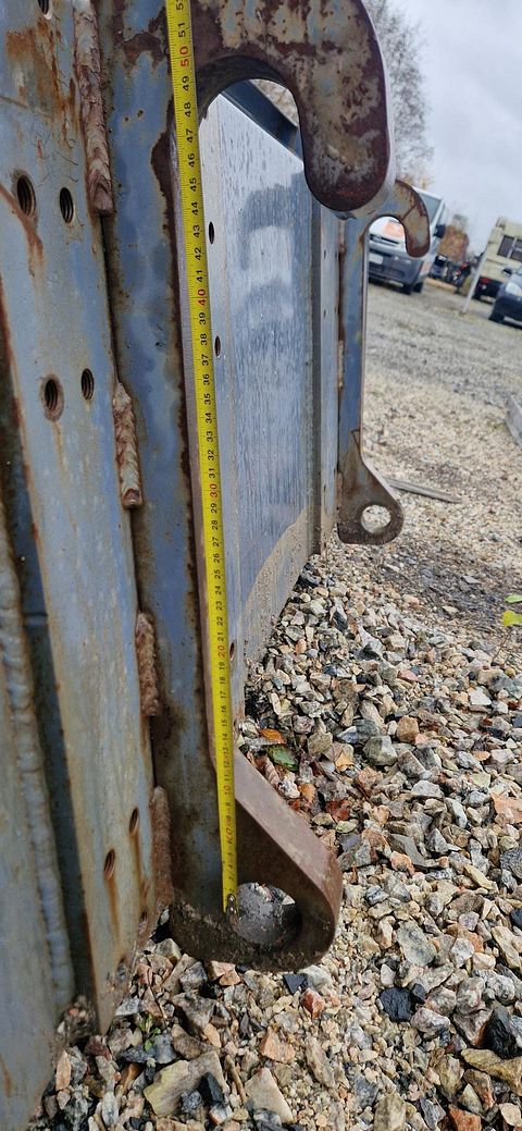 Image 6/8
