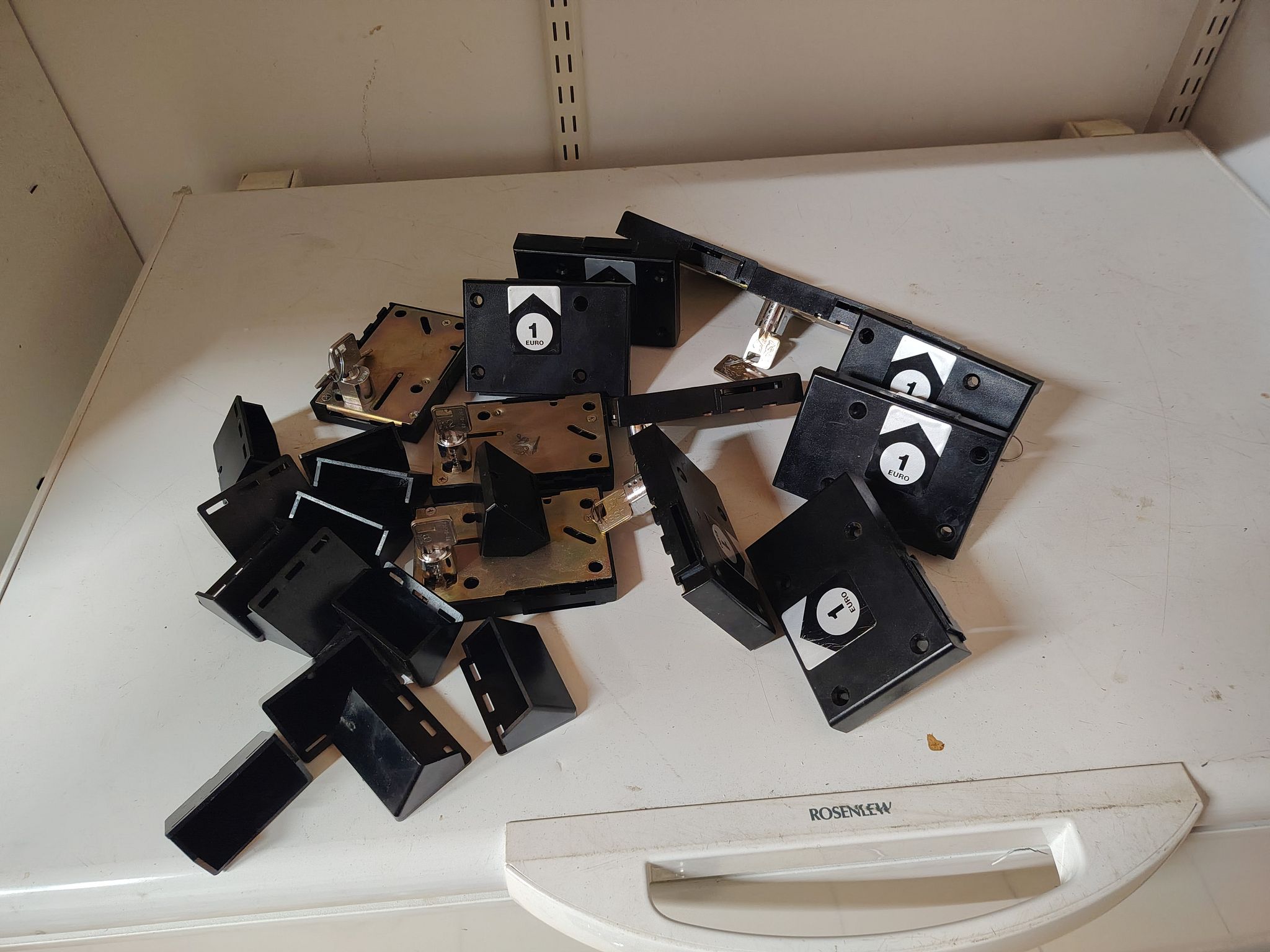 Image 4/6