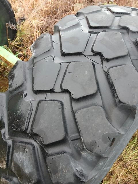 Image 4/8