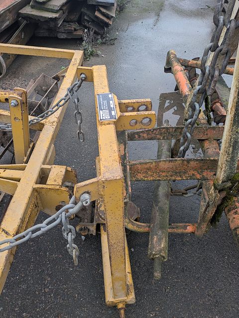 Image 2/5