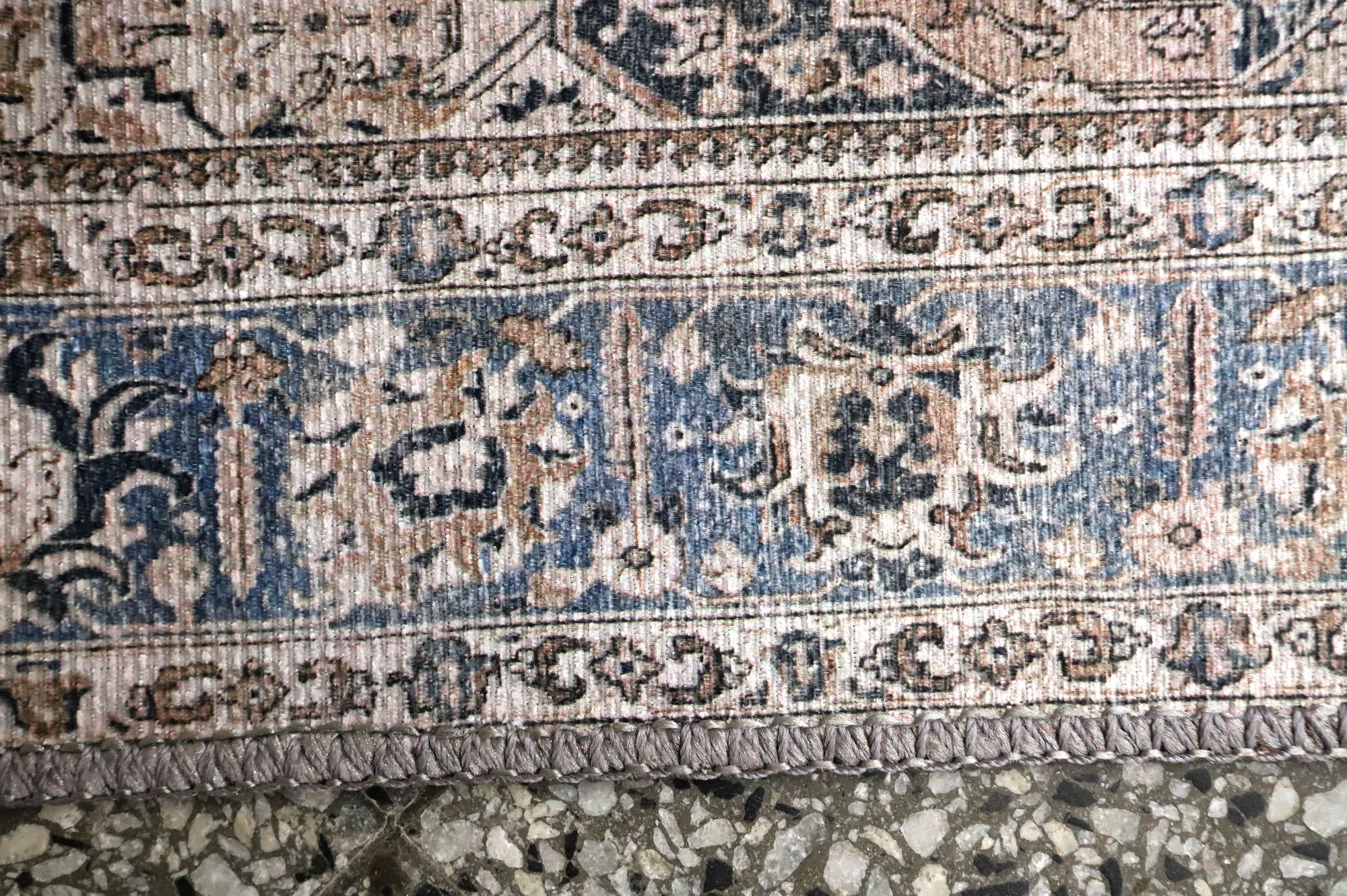 Image 6/10