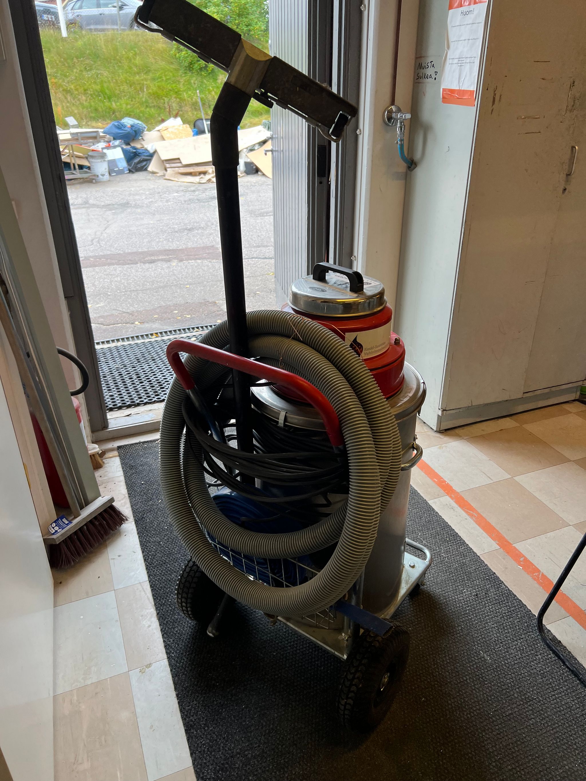 Image 4/10