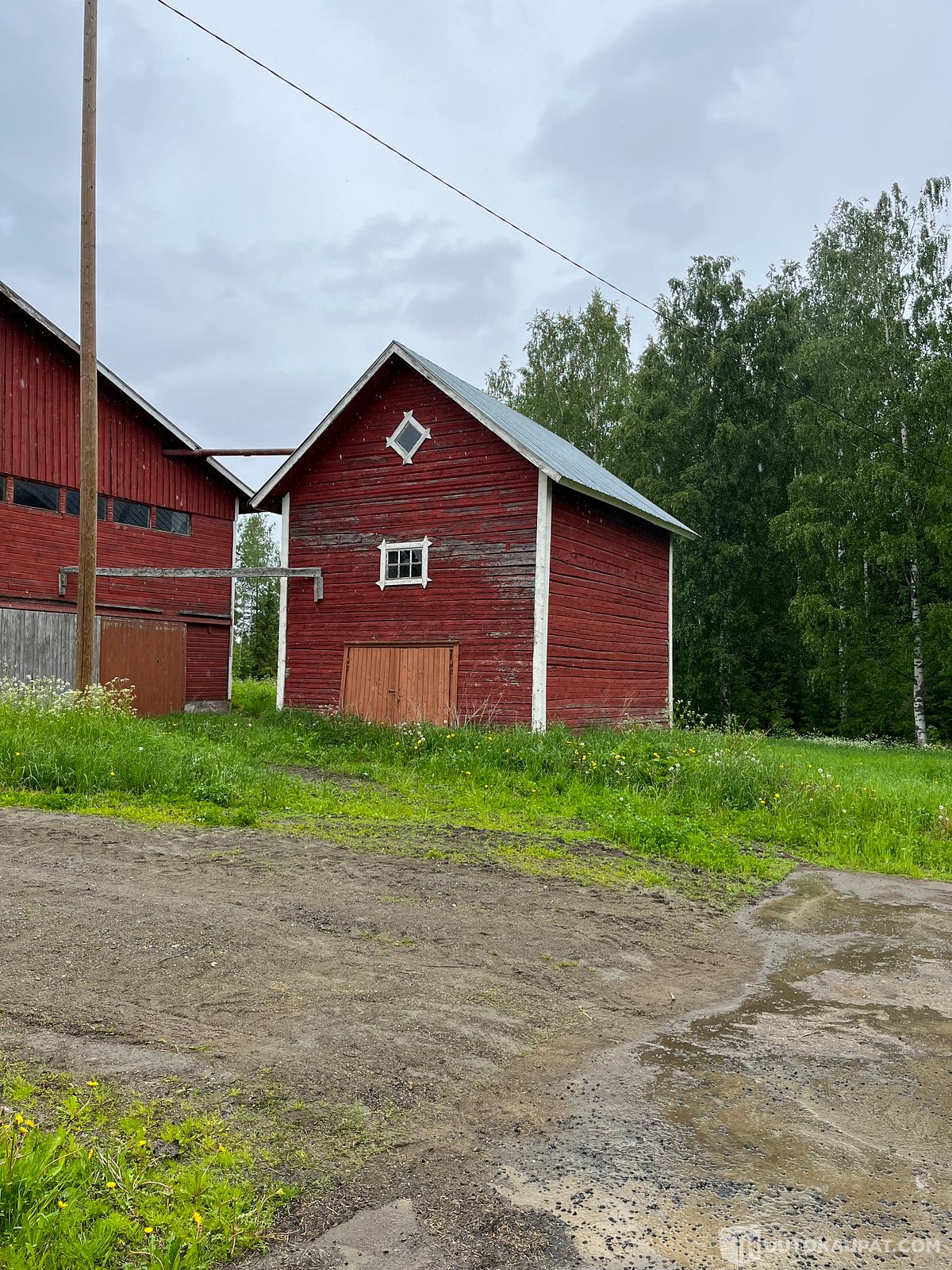hirrest-tehty-vilja-aitta-poissiirrett-v-ksi-joensuu-huutokaupat
