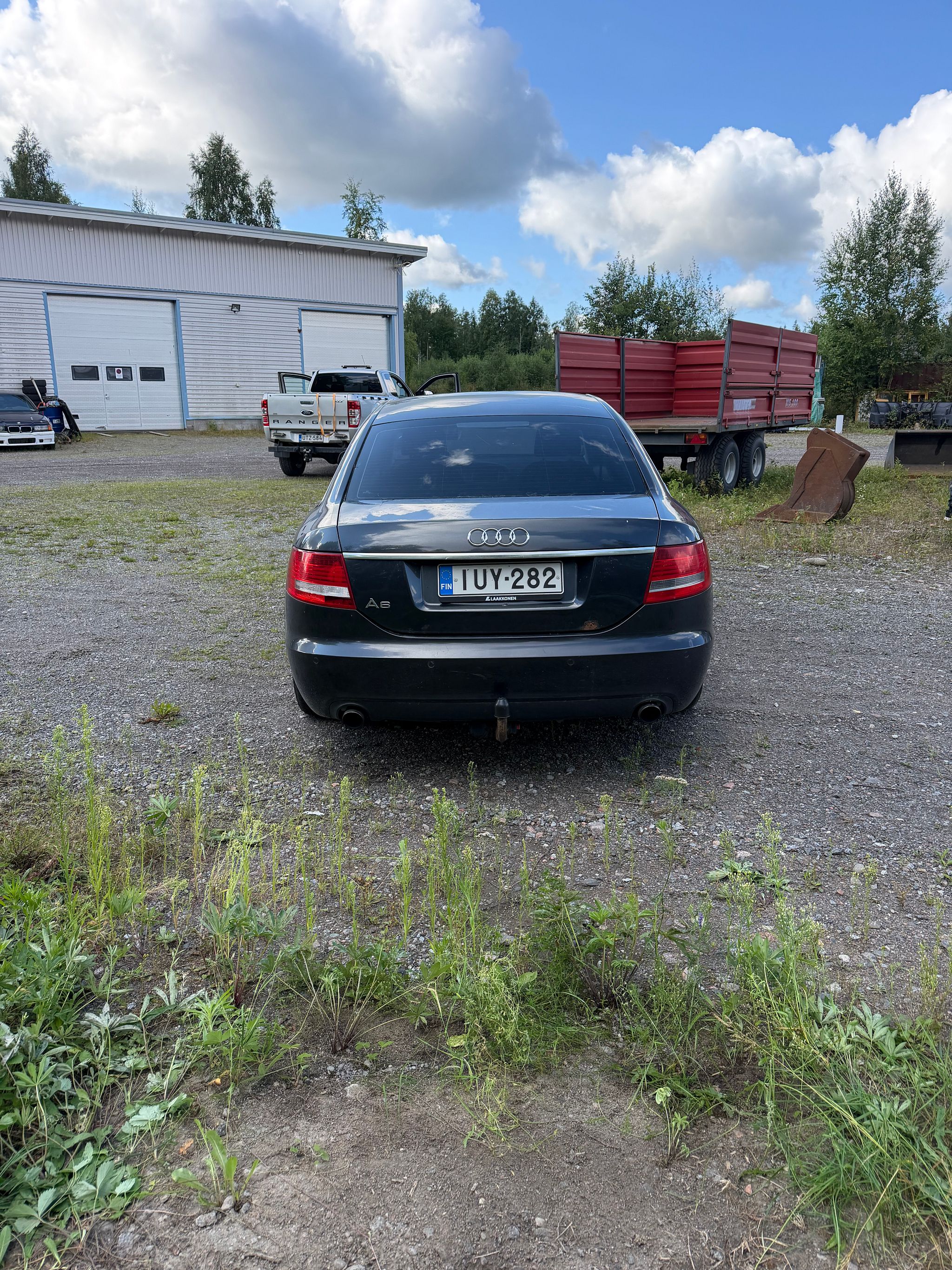 Image 8/32