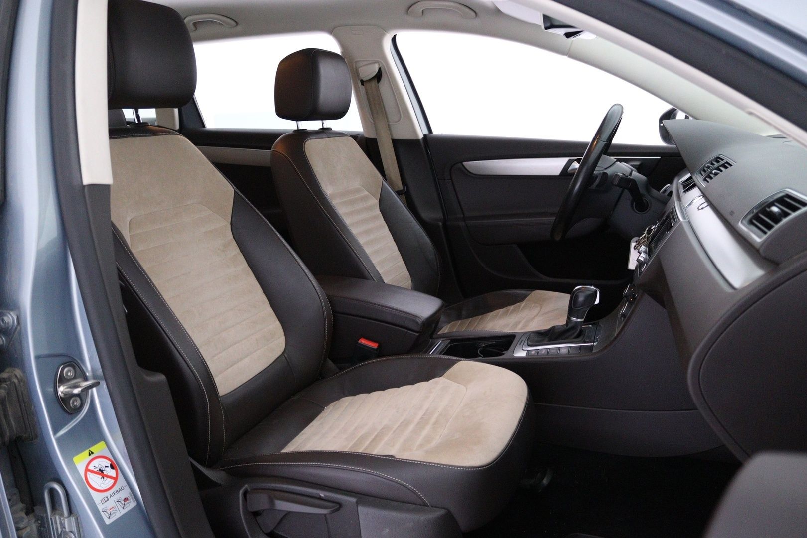 Image 13/47