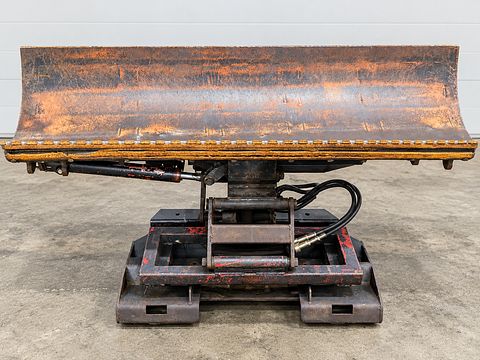 Image 1/8