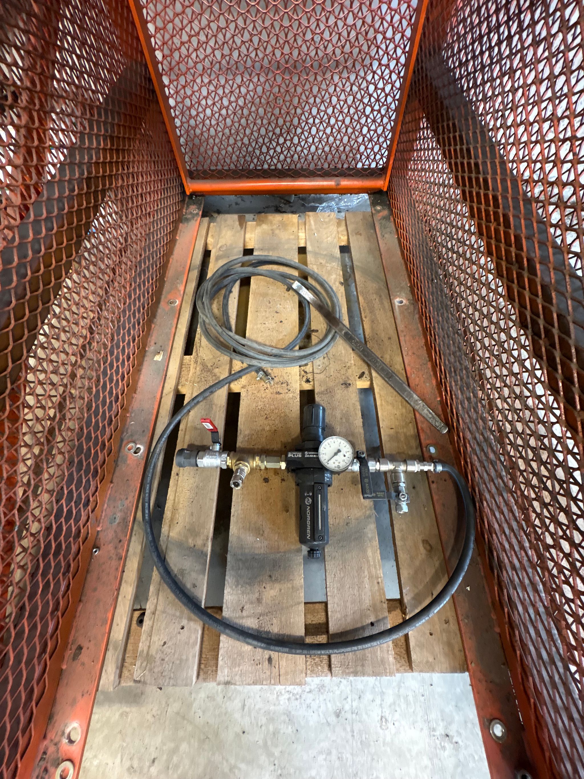 Image 8/13