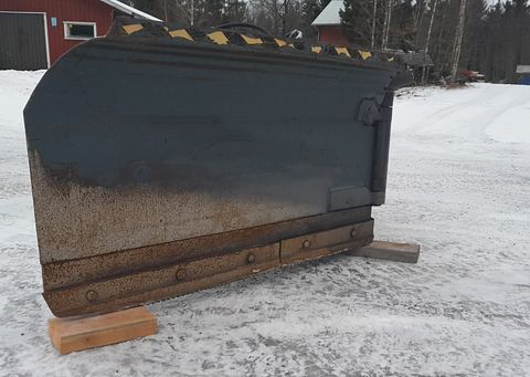 Image 3/9