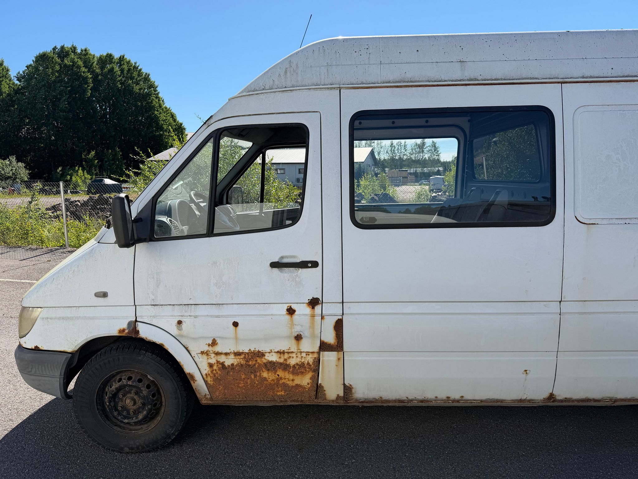 Image 6/37