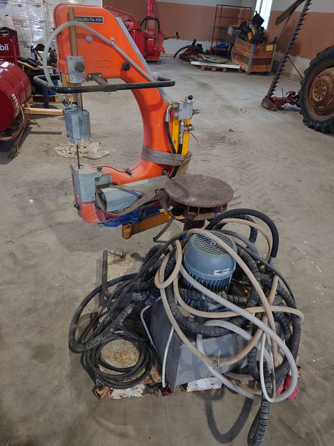 Image 7/8