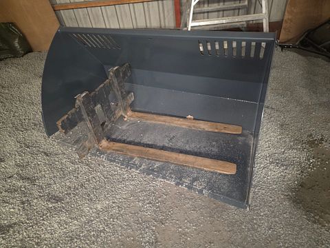 Image 3/4