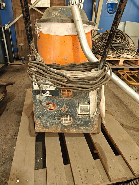 Image 6/8