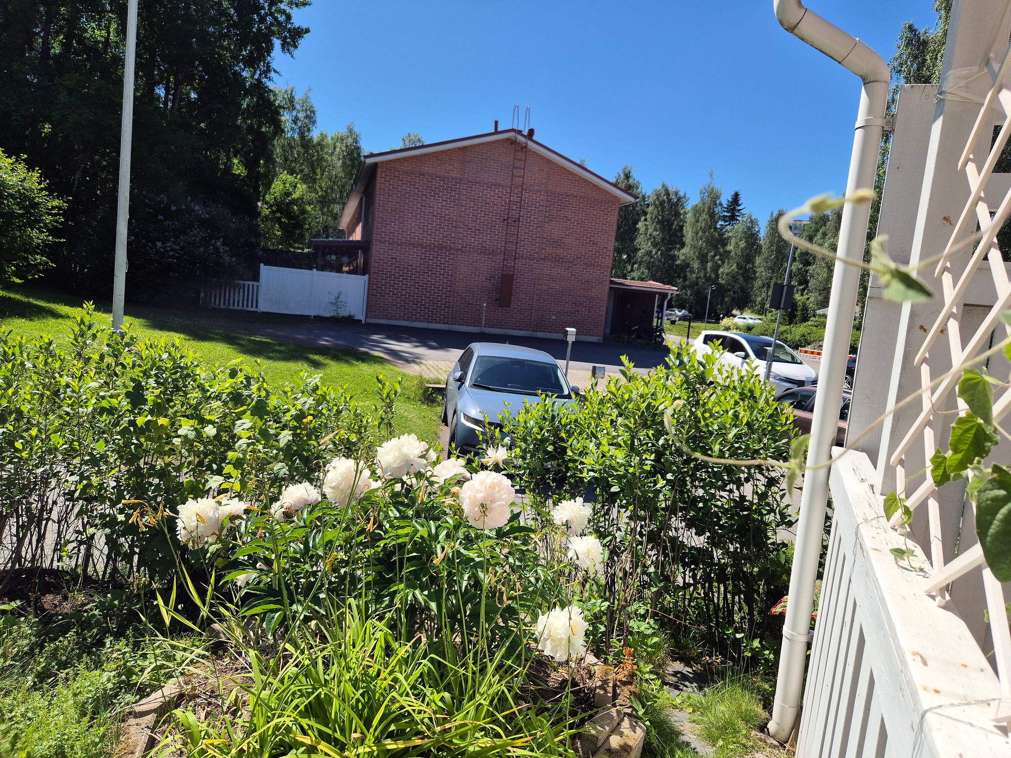 Image 10/35