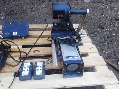 Image 2/5