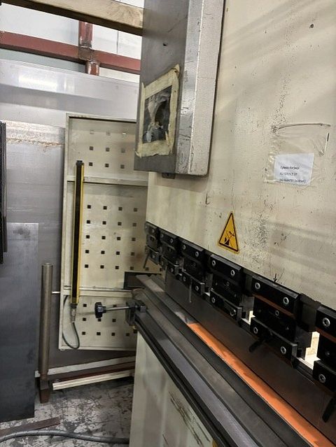 Image 6/8