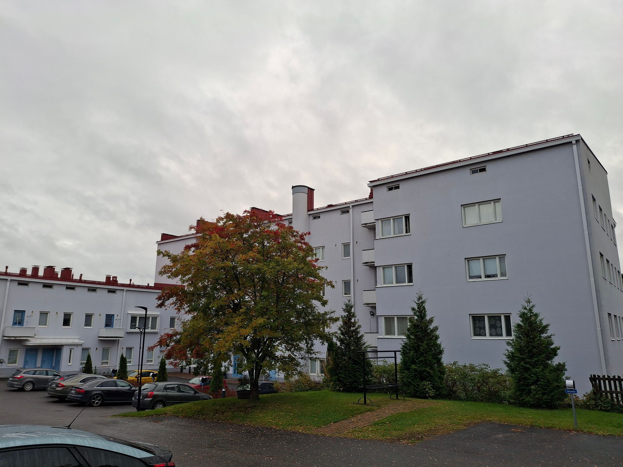 Image 4/19