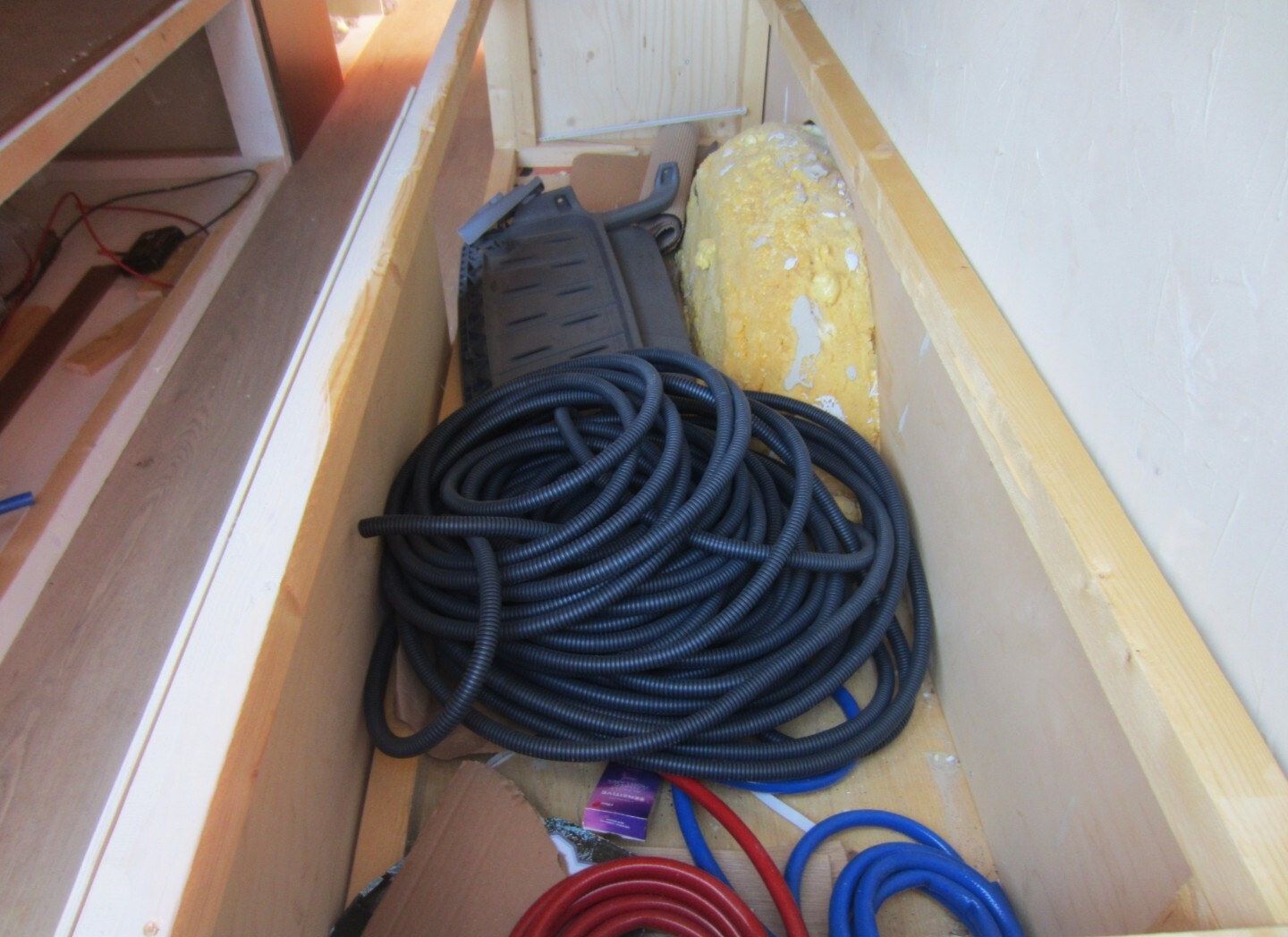 Image 15/28