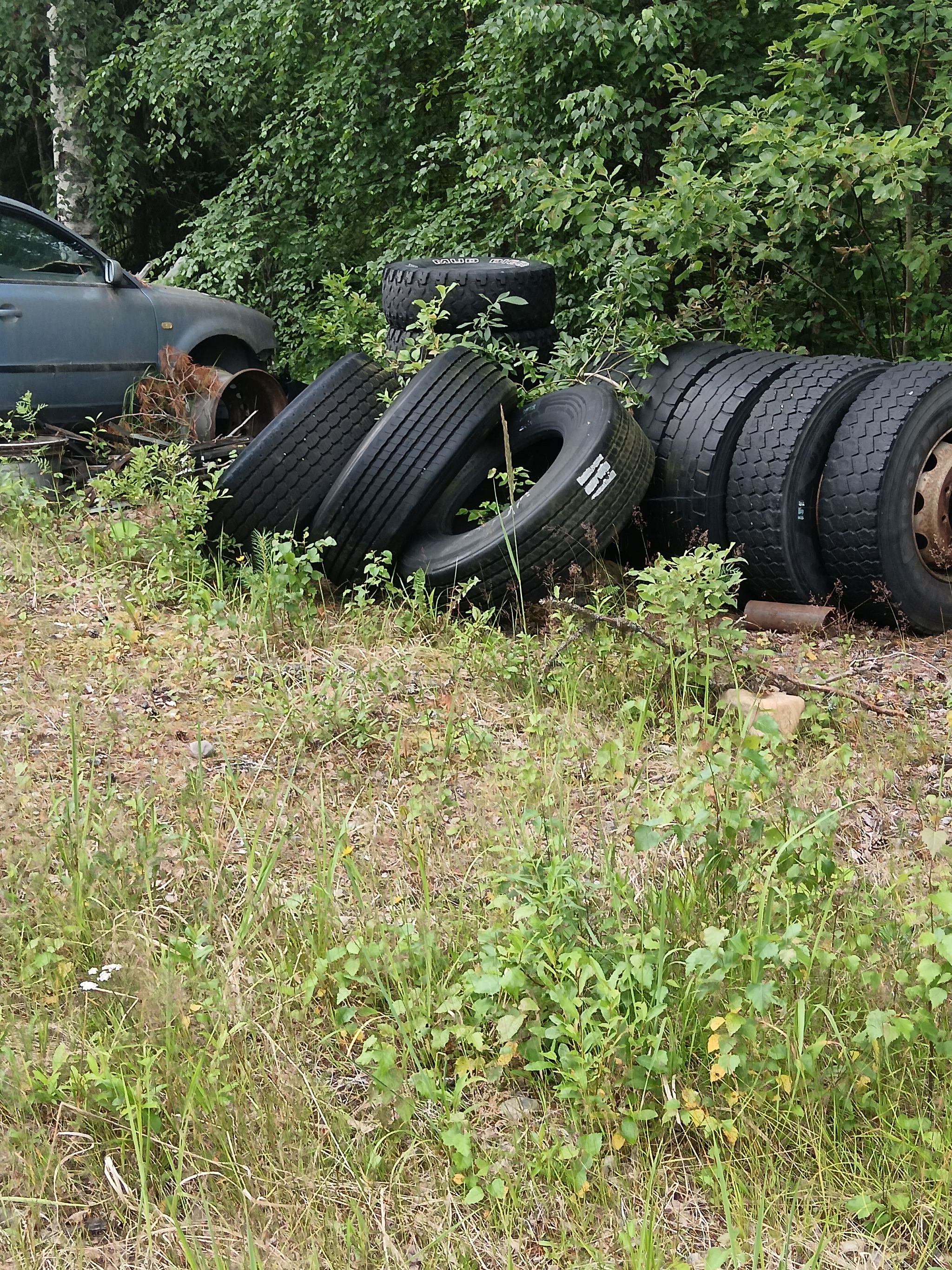 Image 2/6
