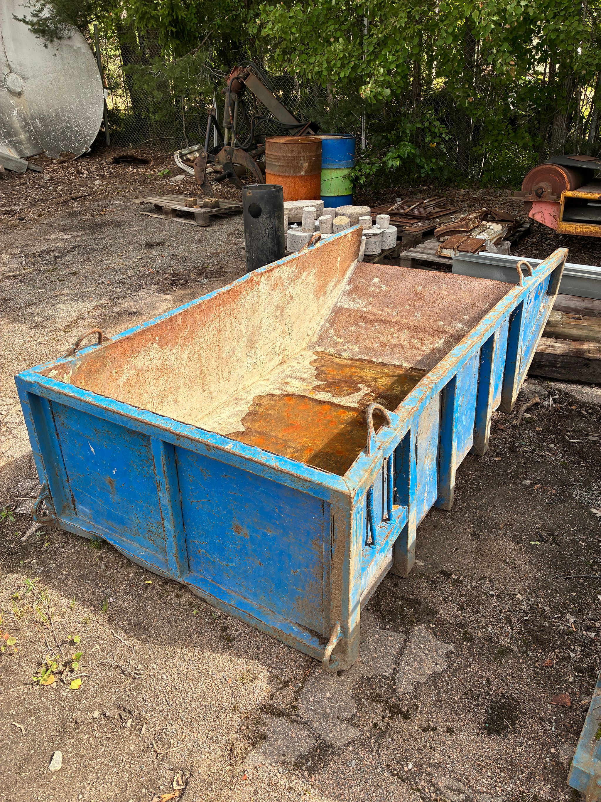 Image 4/4