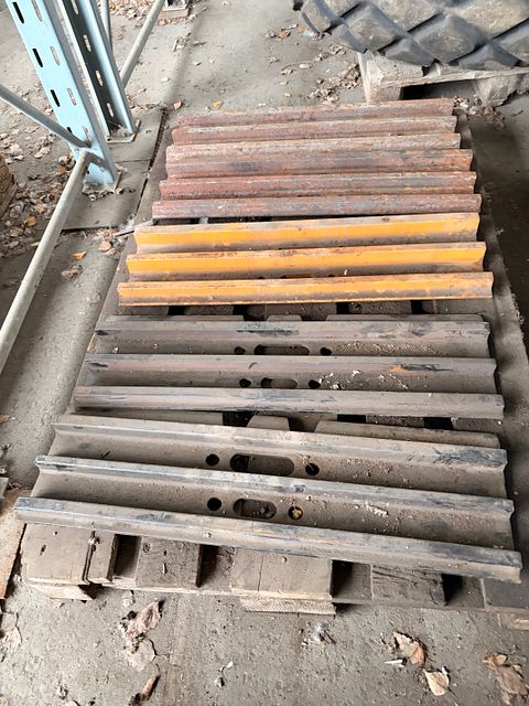 Image 2/4