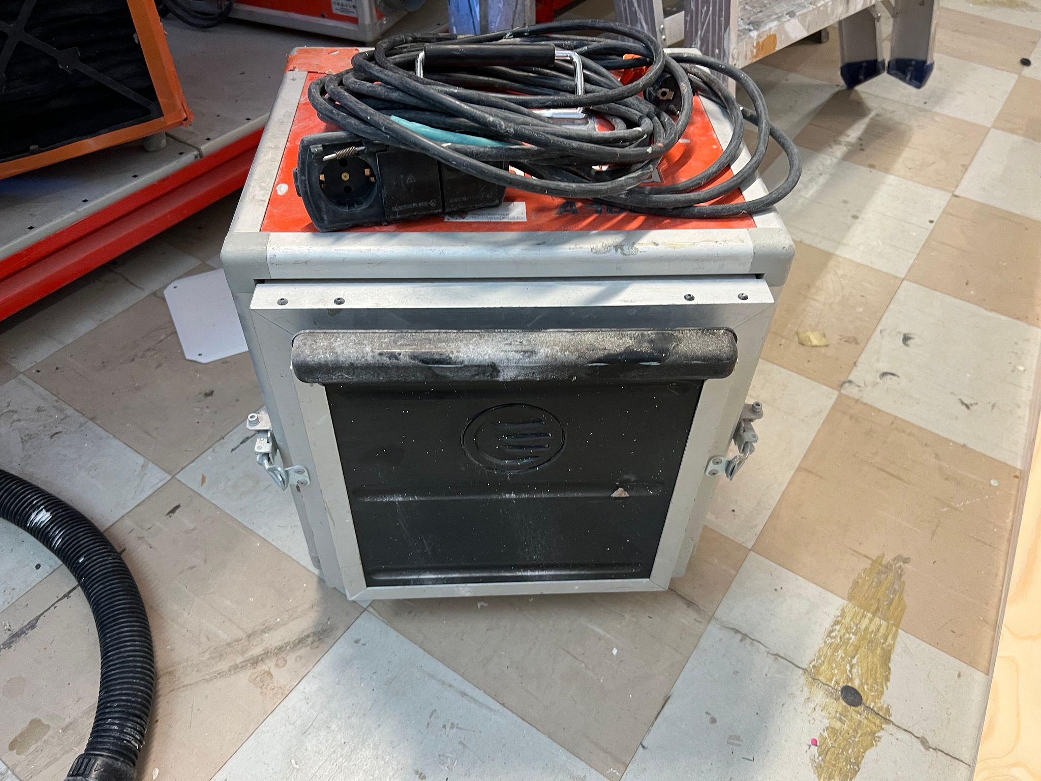 Image 3/10
