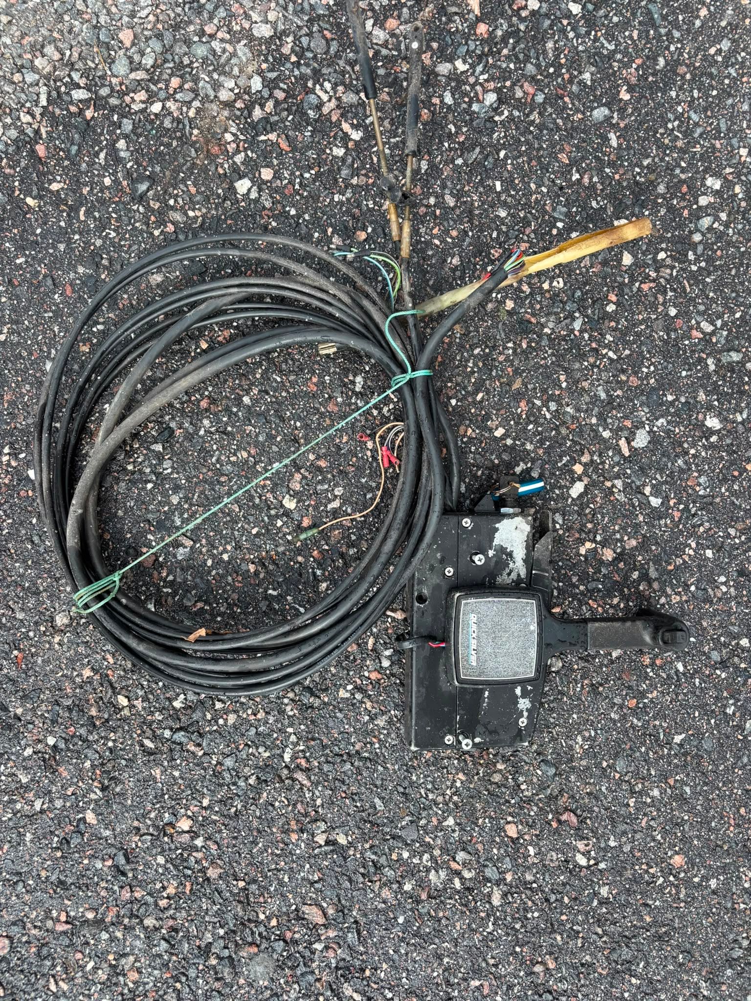 Image 3/6