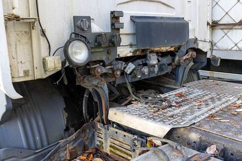 Image 3/7
