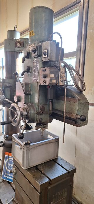 Image 2/6