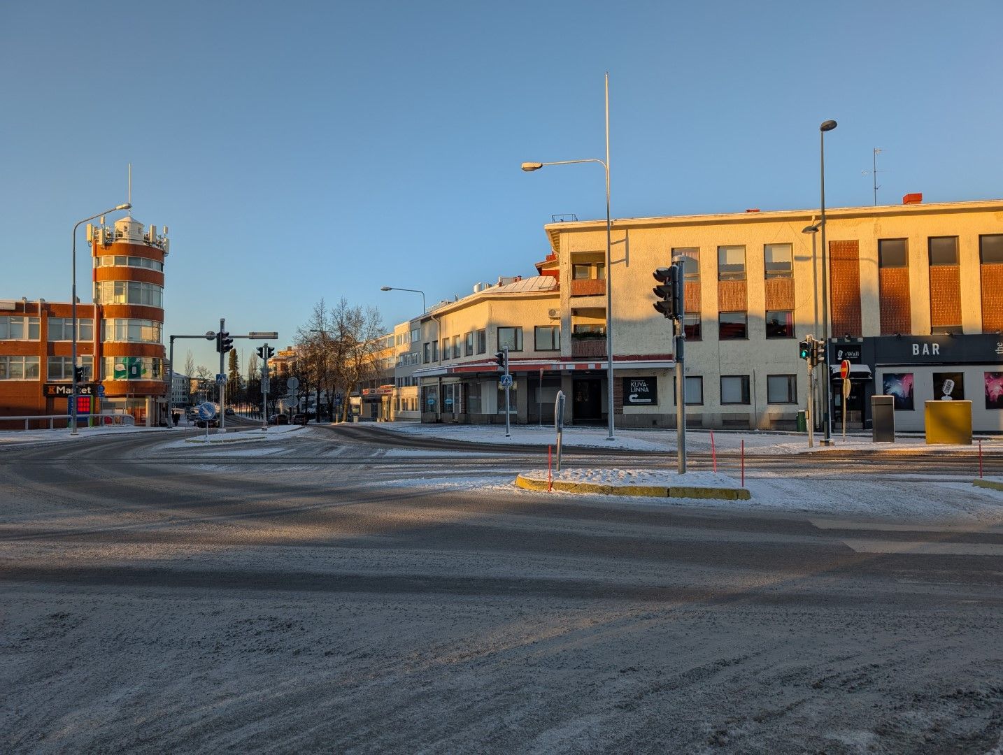 Image 8/20
