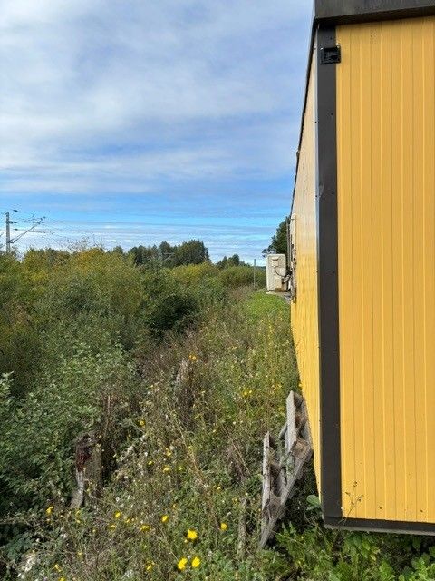 Image 3/6