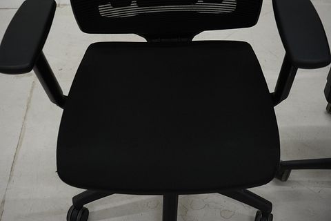 Image 6/12