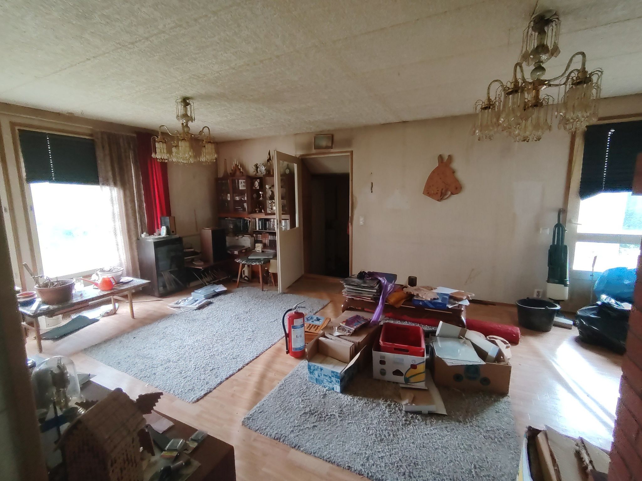Image 6/18