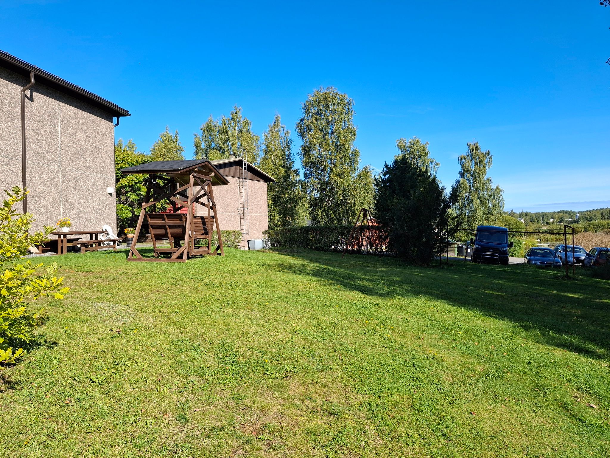 Image 13/16