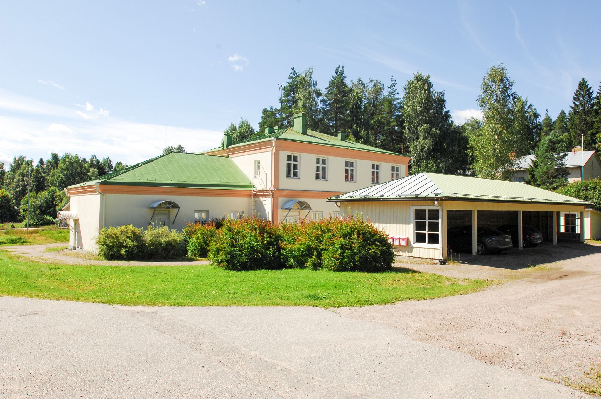 Image 2/12