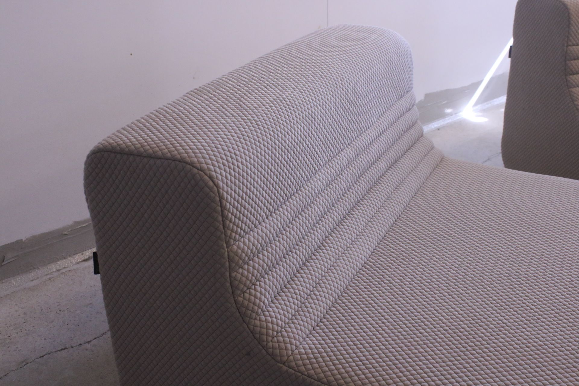 Image 4/10