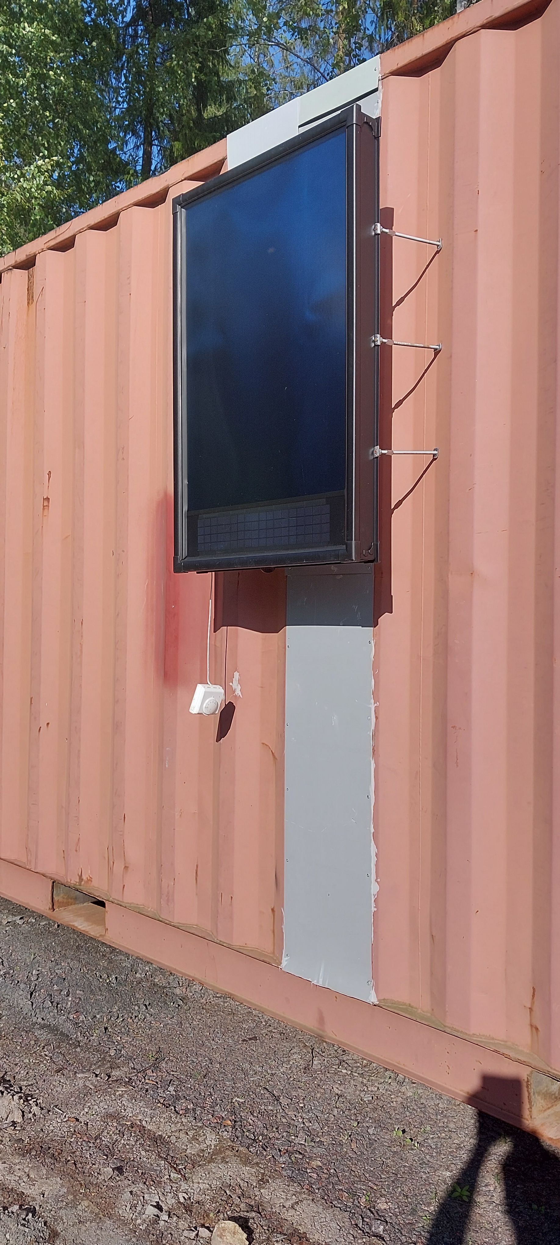 Image 6/9