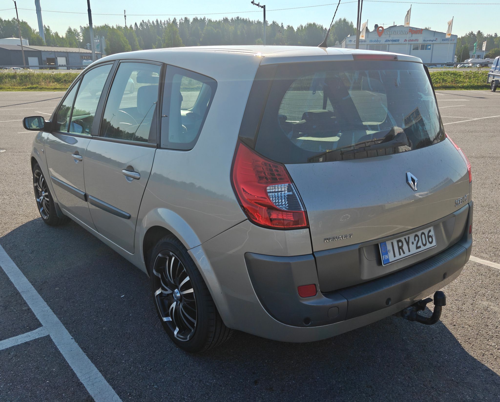 Image 7/10