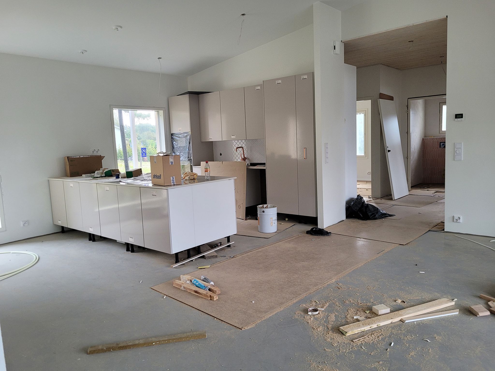Image 15/85